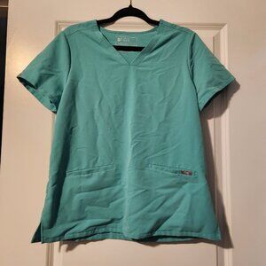 Figs scrub top with pockets